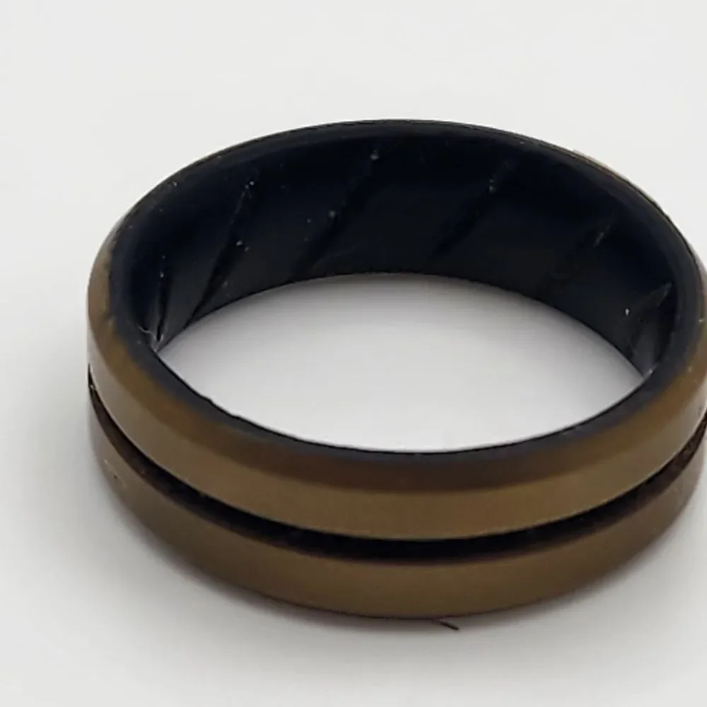 ROQ Gold & Black Breathable Comfort Engraved Middle Line Silicone Ring (11)